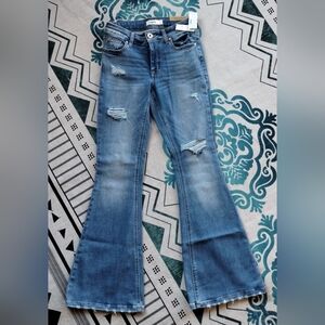 NWT Edgely Mid Rise Flare Jeans In Size 2